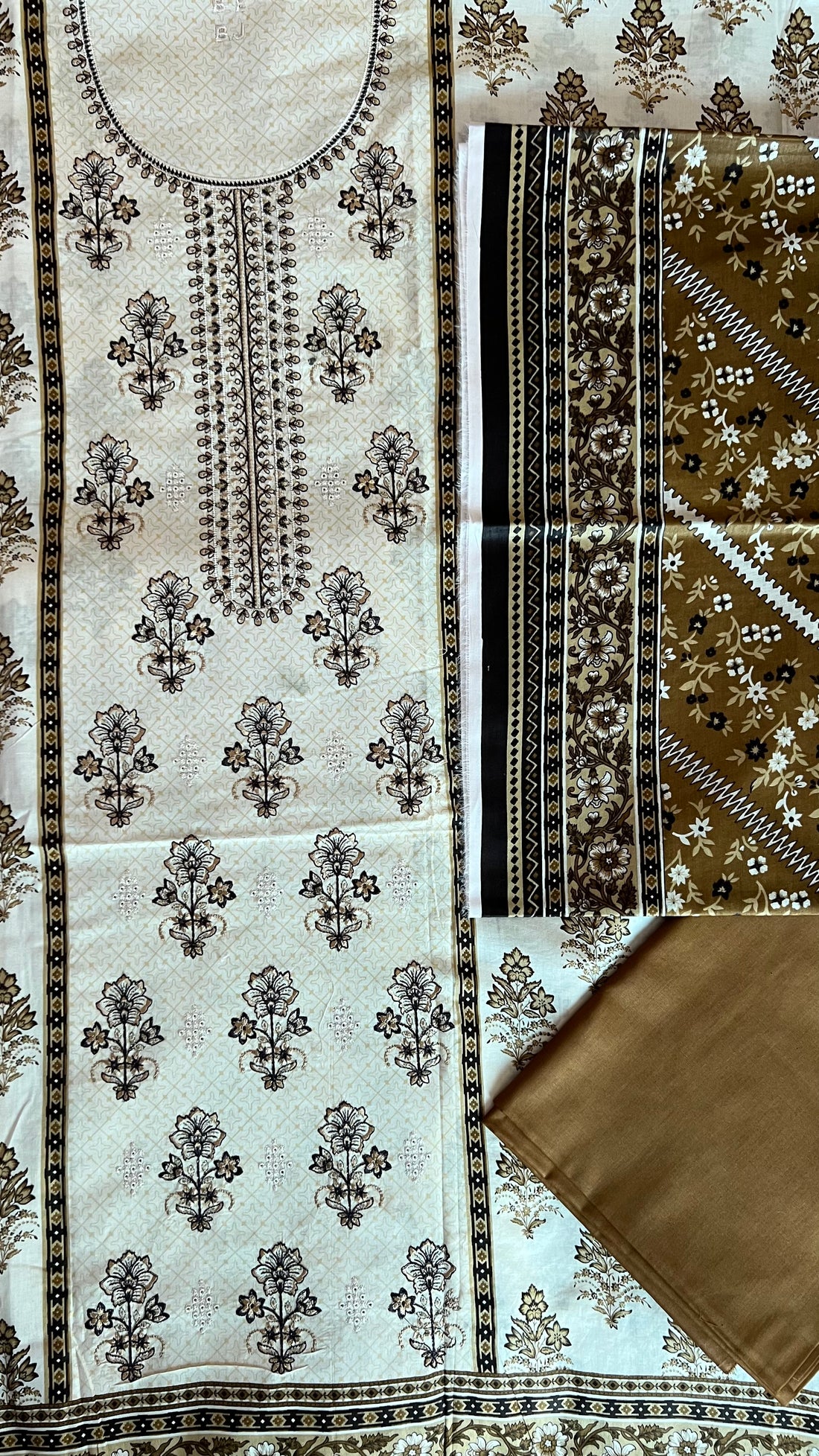 Ivory Block Print – 3Pc Embroidered Neckline Suit
