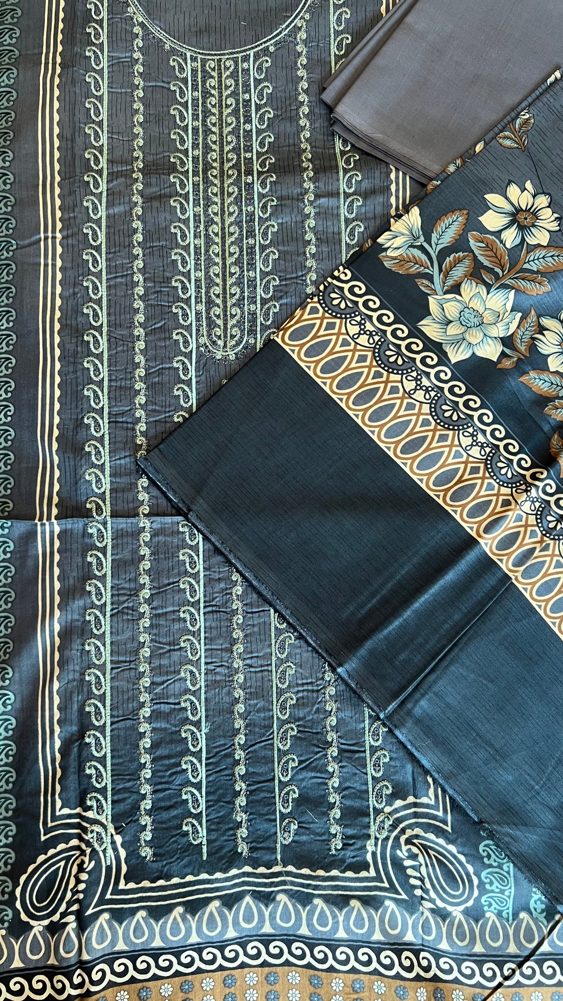 Charcoal Grey – Paisley Striped 3Pc Suit